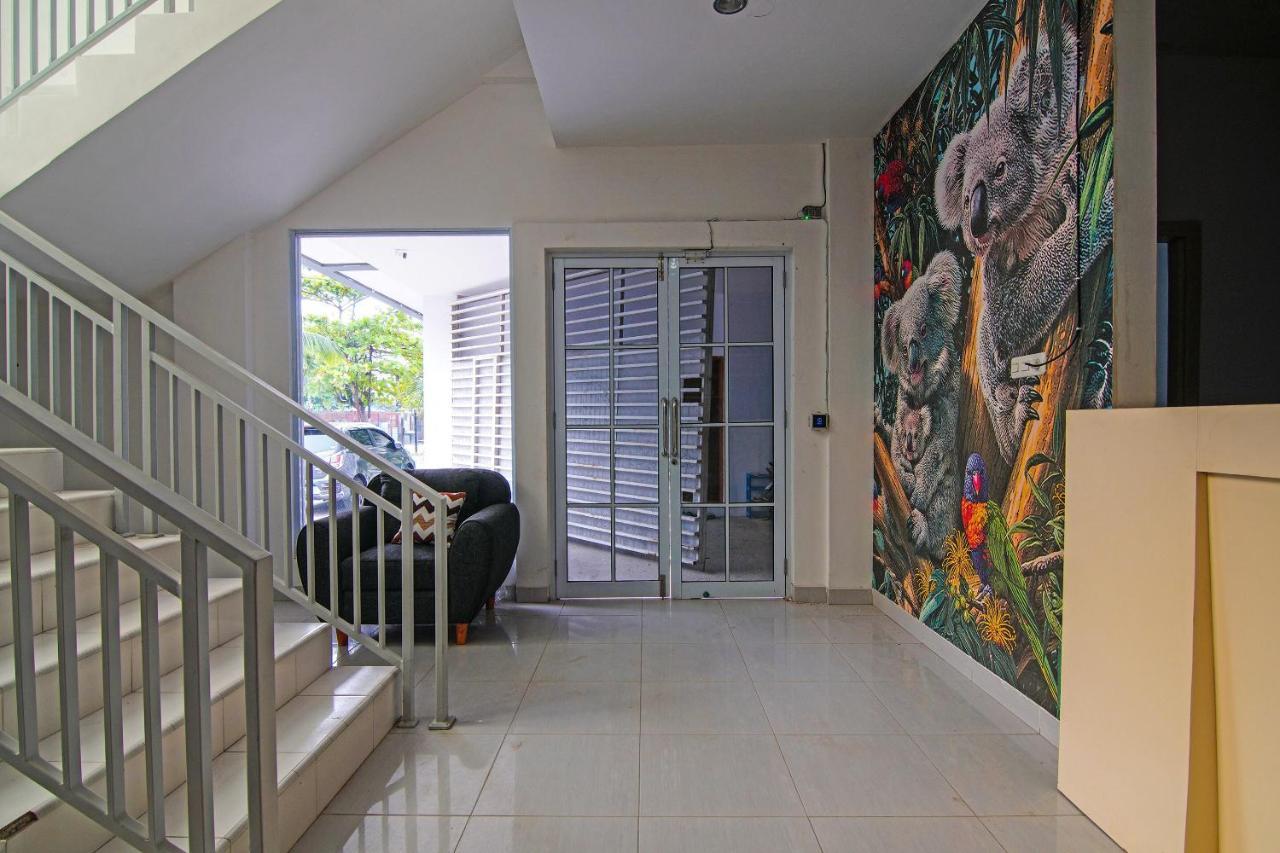 Oyo 92300 Koala House Hotell Pekanbaru Eksteriør bilde